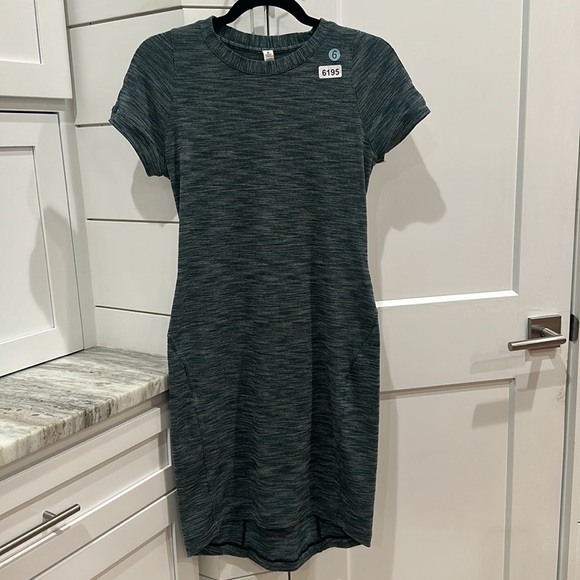 lululemon athletica Dresses & Skirts - (6195) LULULEMON &go Where-To Dress *Short Sleeve - Sz 6 -Heathered Dk Fu…